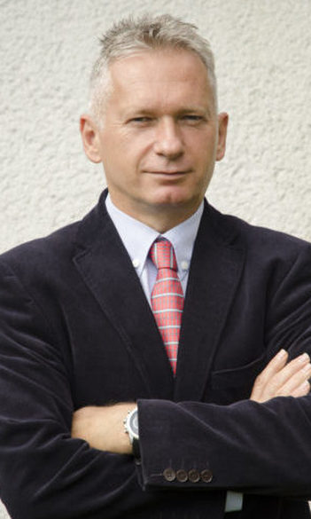 Dr. Borhy László